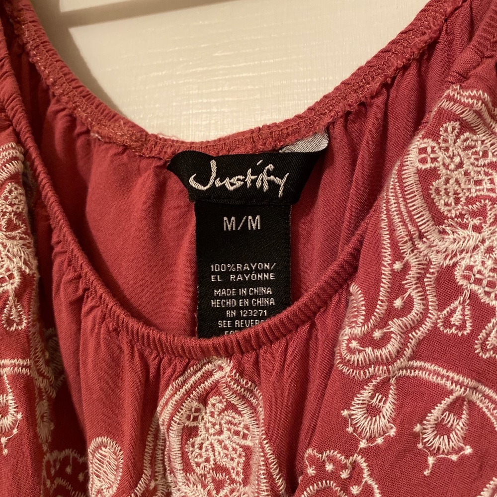 Justify Cold shoulder Top - Picture 3 of 3
